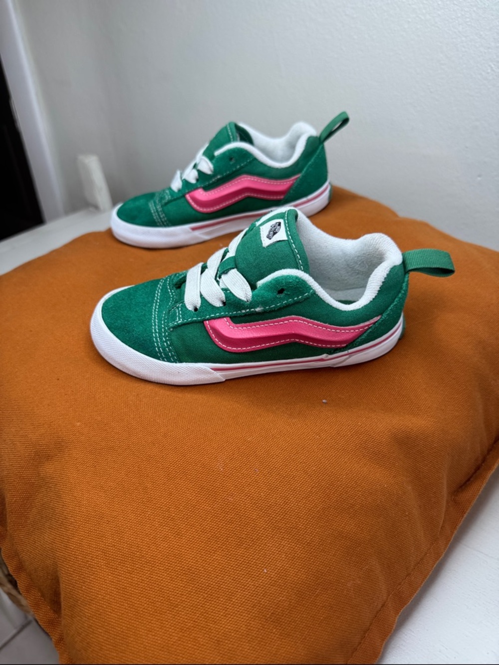 Vans Toddler Knu Skool Green/Pink Sneakers. Sz 10 - Picture 2 of 6